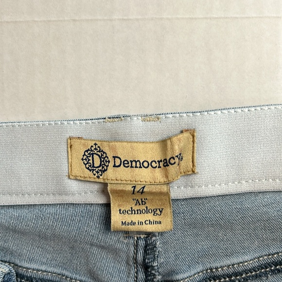 3/$25 Democracy Ab Tech Distressed Strt Leg Destroyed Hem Lt Denim Jean sz14 - Picture 9 of 16